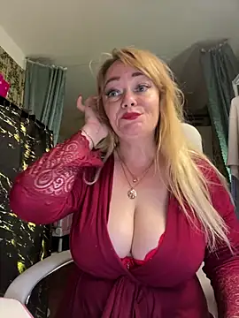 Snapshot of Sweet-blonde chatting on July 2026 10:31:02 PM Sweet-blonde online show from July 2026 10:31:02 PM