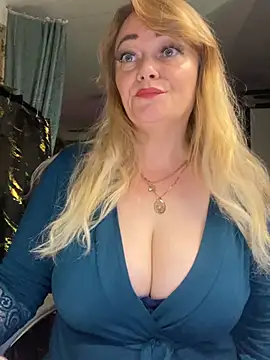 Snapshot of Sweet-blonde chatting on July 2026 09:15:01 PM Sweet-blonde online show from July 2026 09:15:01 PM