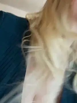 Snapshot of Sweet-blonde chatting on October 2025 01:12:02 PM Sweet-blonde online show from October 2025 01:12:02 PM