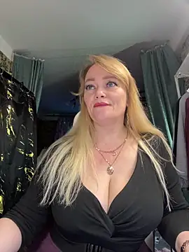 Sweet-blonde online show from March 2026 07:15:02 PM