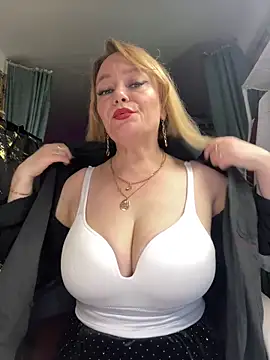 Sweet-blonde online show from April 2026 05:27:02 PM