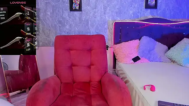 Lauren smiles online show from March 2026 09:17:01 PM