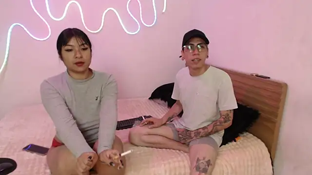 zoe-mate14 online show from April 2026 07:44:02 AM