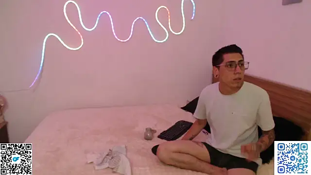 zoe-mate14 online show from April 2026 04:52:02 AM