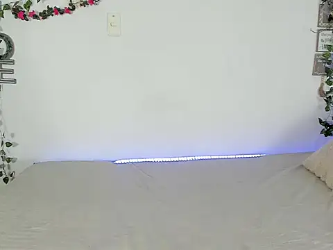 michell anyeli online show from November 2025 10:04:01 PM