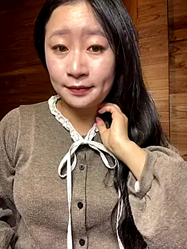 violet-00 online show from November 2025 12:43:02 AM