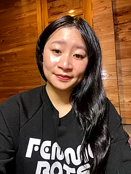 violet-00 online show from November 2025 12:48:02 PM