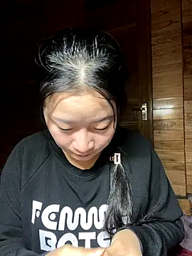 violet-00 online show from December 2025 01:37:01 AM