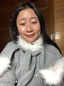 violet-00 online show from November 2025 01:44:02 PM