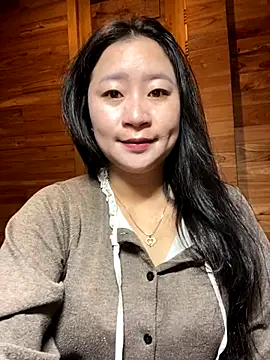 violet-00 online show from December 2025 01:11:01 AM