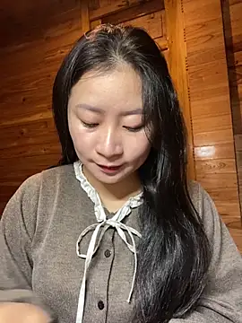 violet-00 online show from December 2025 01:50:02 AM