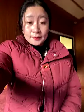 violet-00 online show from December 2025 01:31:01 AM