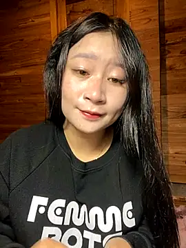 violet-00 online show from November 2025 01:37:02 AM