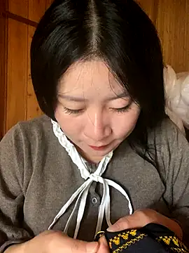 violet-00 online show from October 2025 12:55:01 AM