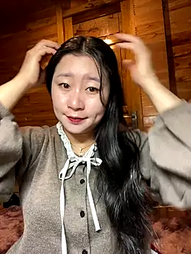 violet-00 online show from December 2025 01:10:02 AM
