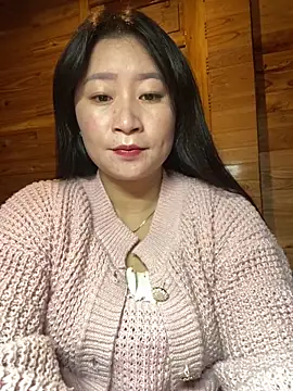 violet-00 online show from December 2025 05:43:01 AM