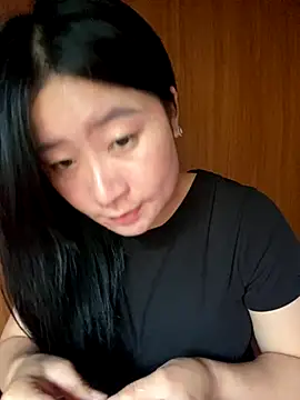 Snapshot of violet-00 chatting on October 2025 02:01:01 AM violet-00 online show from October 2025 02:01:01 AM