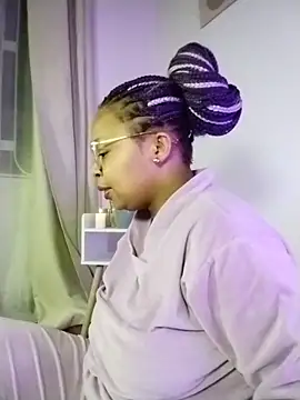 Snapshot of Lauraricci__ chatting on November 2025 03:20:01 AM Lauraricci online show from November 2025 03:20:01 AM