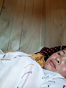 xuxulovezz online show from April 2026 05:12:01 AM