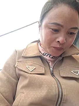 xuxulovezz online show from February 2026 02:13:01 AM