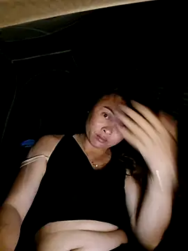 xuxulovezz online show from April 2026 01:02:01 PM