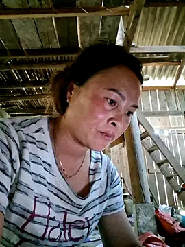 xuxulovezz online show from April 2026 06:50:02 AM