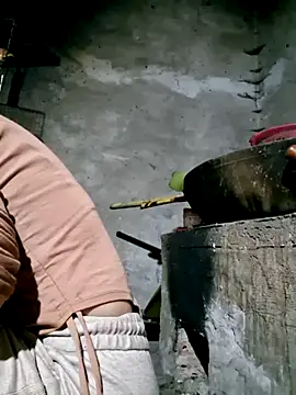 xuxulovezz online show from March 2026 12:00:02 AM