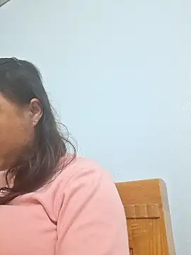 xuxulovezz online show from January 2026 01:07:01 PM