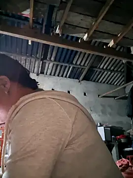 xuxulovezz online show from April 2026 12:30:02 PM