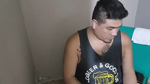 Snapshot of TheChino69 chatting on October 2025 04:13:02 AM TheChino69 online show from October 2025 04:13:02 AM