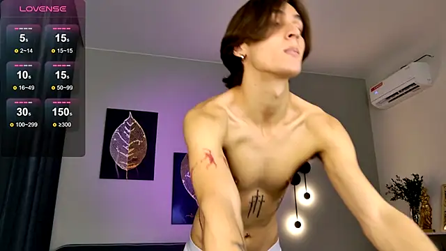 CleoStringer online show from November 2025 06:06:02 AM