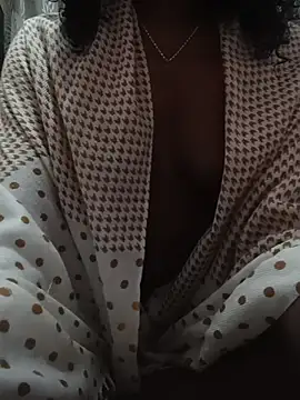 Snapshot of Susy16 chatting on November 2025 11:25:01 AM Susy16 online show from November 2025 11:25:01 AM