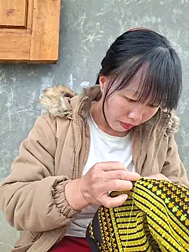 Snapshot of helenzz chatting on November 2025 09:47:01 AM helenzz online show from November 2025 09:47:01 AM