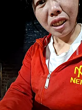 Snapshot of helenzz chatting on December 2025 11:05:02 PM helenzz online show from December 2025 11:05:02 PM