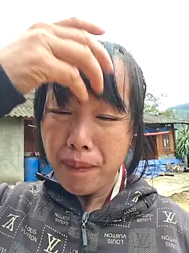 Snapshot of helenzz chatting on November 2025 01:21:01 AM helenzz online show from November 2025 01:21:01 AM