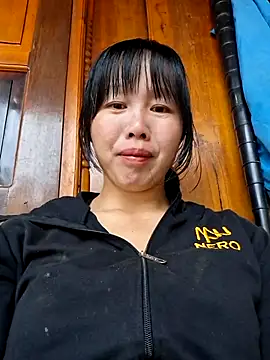 Snapshot of helenzz chatting on November 2025 02:10:01 AM helenzz online show from November 2025 02:10:01 AM