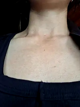 Snapshot of helenzz chatting on November 2025 01:31:02 AM helenzz online show from November 2025 01:31:02 AM