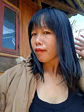 Snapshot of helenzz chatting on November 2025 03:27:01 AM helenzz online show from November 2025 03:27:01 AM