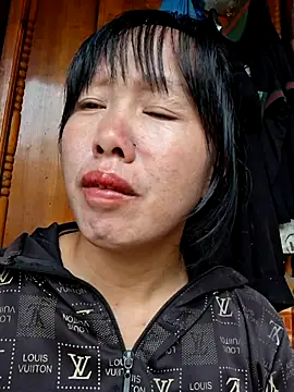 Snapshot of helenzz chatting on November 2025 05:00:01 AM helenzz online show from November 2025 05:00:01 AM