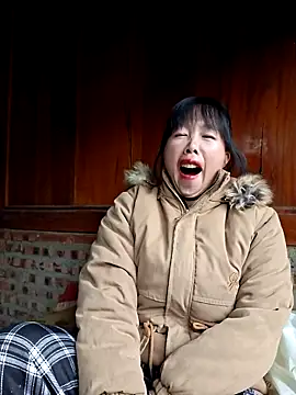 Snapshot of helenzz chatting on November 2025 01:16:01 AM helenzz online show from November 2025 01:16:01 AM