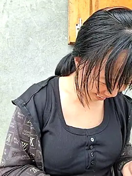 Snapshot of helenzz chatting on November 2025 09:46:02 AM helenzz online show from November 2025 09:46:02 AM