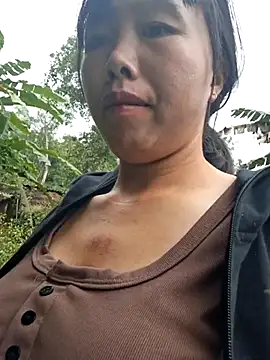 Snapshot of helenzz chatting on October 2025 05:41:01 AM helenzz online show from October 2025 05:41:01 AM