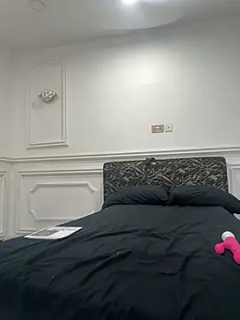 Zola Nooryi online show from October 2025 03:35:02 PM