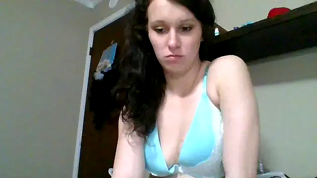 brunettebabexo3 online show from February 2026 11:01:01 PM