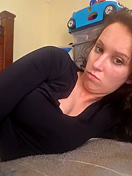 brunettebabexo3 online show from February 2026 06:29:02 PM