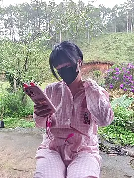 Helen-Tran online show from November 2025 02:22:02 AM