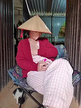 Helen-Tran online show from November 2025 02:23:02 AM