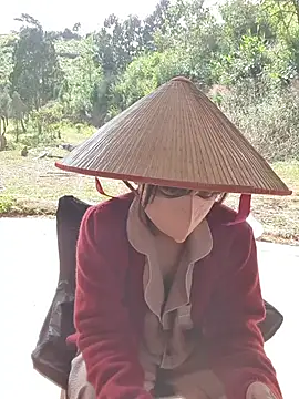 Helen-Tran online show from November 2025 02:34:01 AM