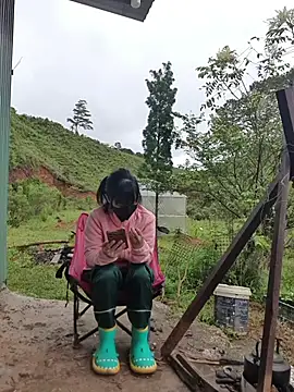 Helen-Tran online show from October 2025 01:39:01 AM