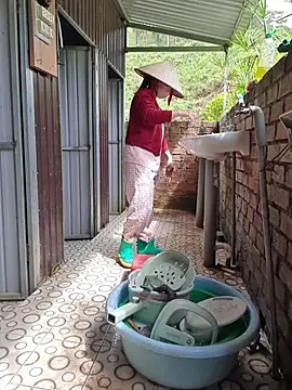 Helen-Tran online show from November 2025 03:27:02 AM